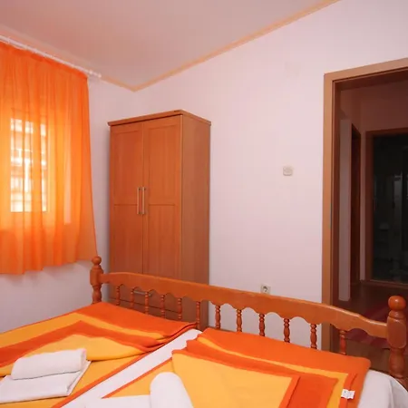 With A Parking Space Gradac, Makarska - 6820 Gradac (Split-Dalmatia)