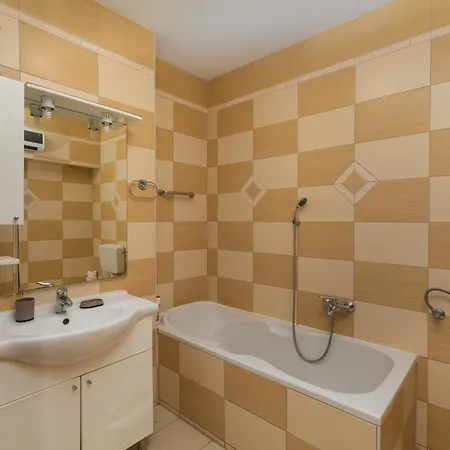 With Parking Space - Makarska - 6820