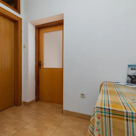 Lejlighed With Parking Space - Makarska - 6820 *