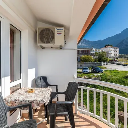 With Parking Space - Makarska - 6820 Lejlighed Gradac (Split-Dalmatia)