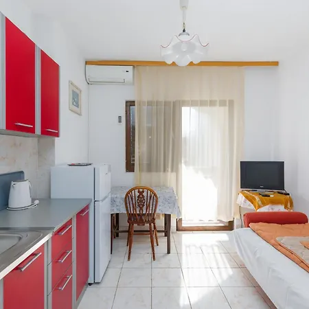 With Parking Space - Makarska - 6820 Lejlighed Gradac (Split-Dalmatia)