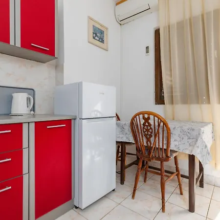Lejlighed With Parking Space - Makarska - 6820