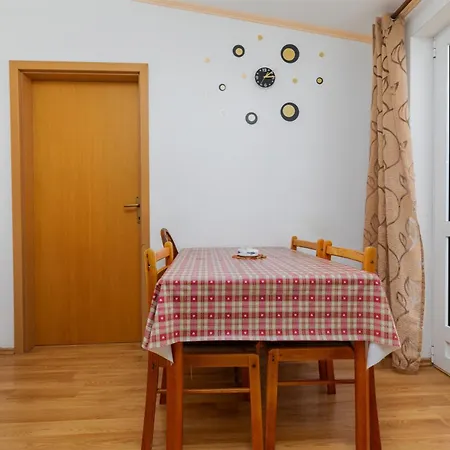 With Parking Space - Makarska - 6820 Lejlighed Gradac (Split-Dalmatia)