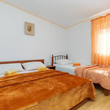 With Parking Space - Makarska - 6820 Lejlighed Gradac (Split-Dalmatia)